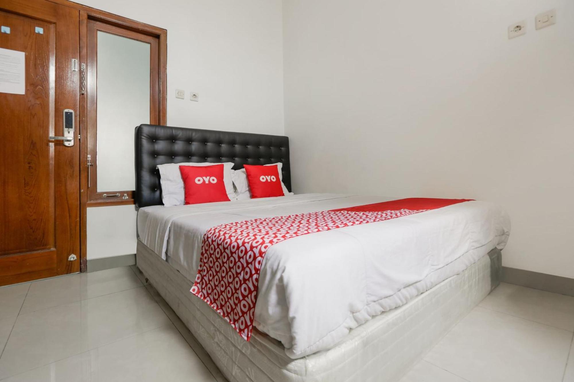Super Oyo 3838 Tamansari Guest House Solo Esterno foto
