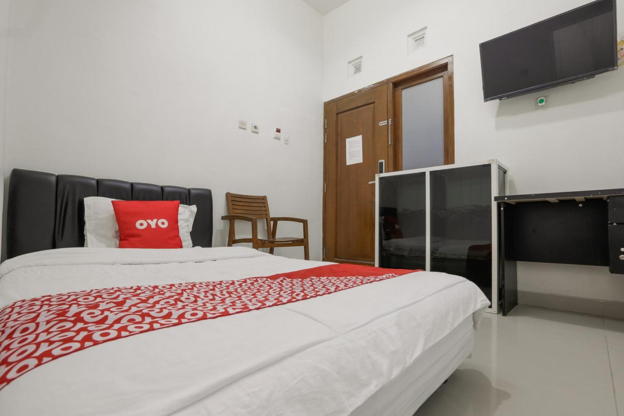 Super Oyo 3838 Tamansari Guest House Solo Esterno foto