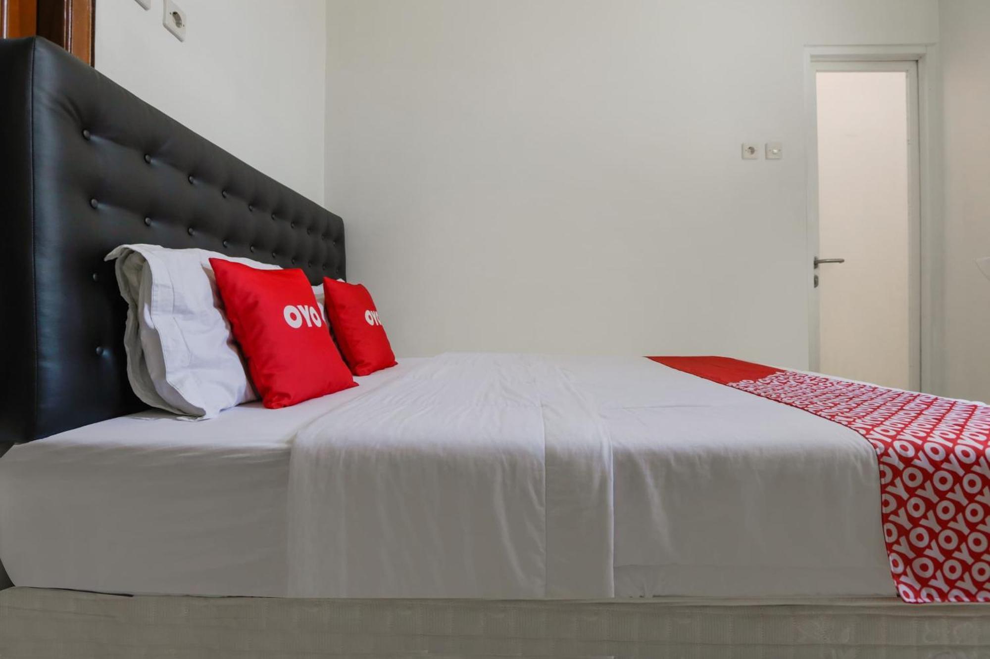 Super Oyo 3838 Tamansari Guest House Solo Esterno foto