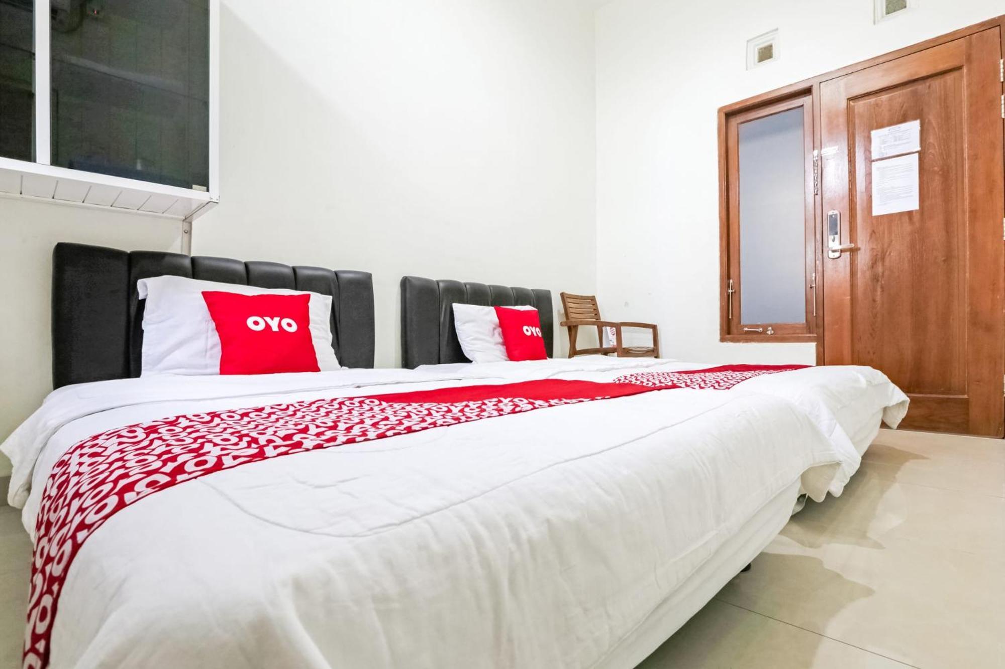 Super Oyo 3838 Tamansari Guest House Solo Esterno foto